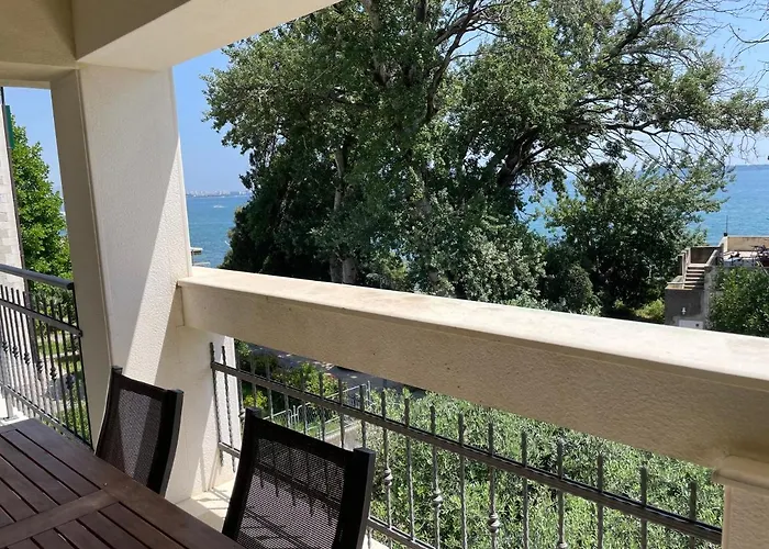 Seaside Apartments